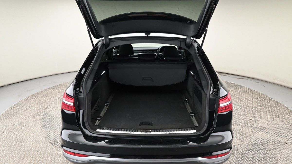 Audi A6 Allroad Image 9