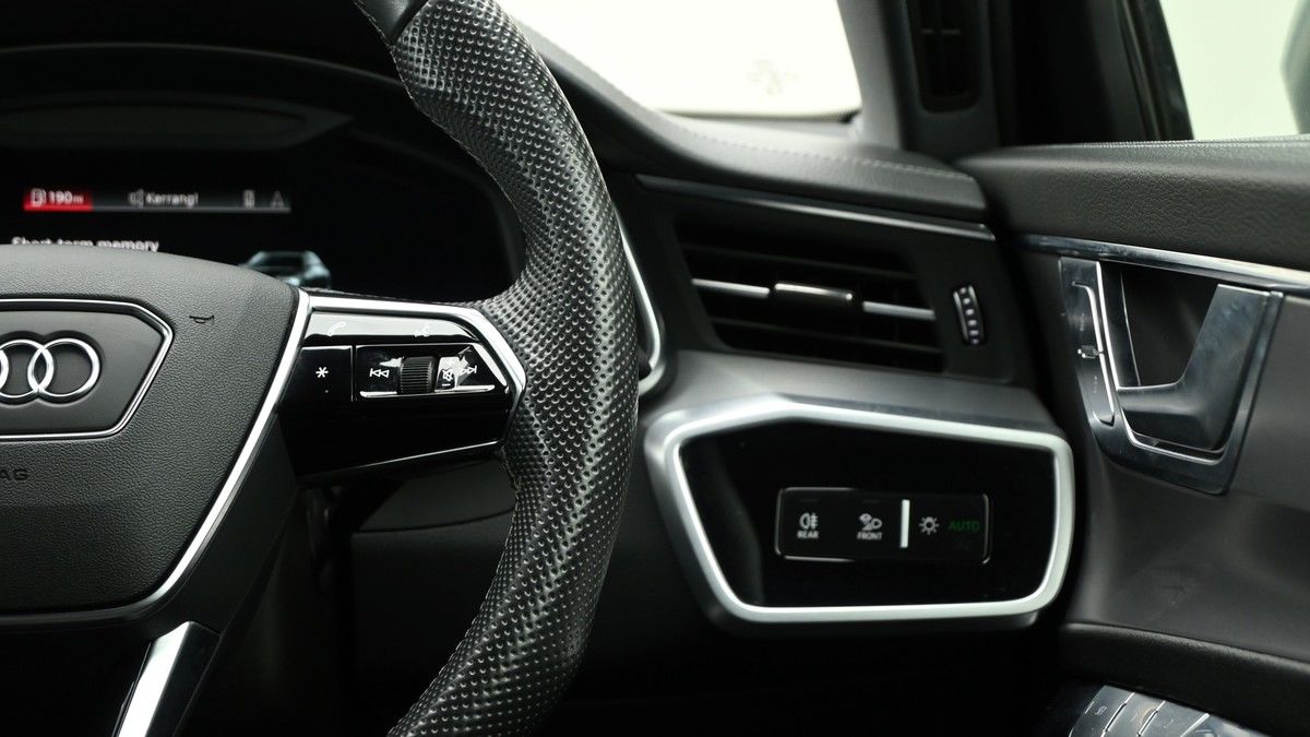 Audi S6 Saloon Image 15