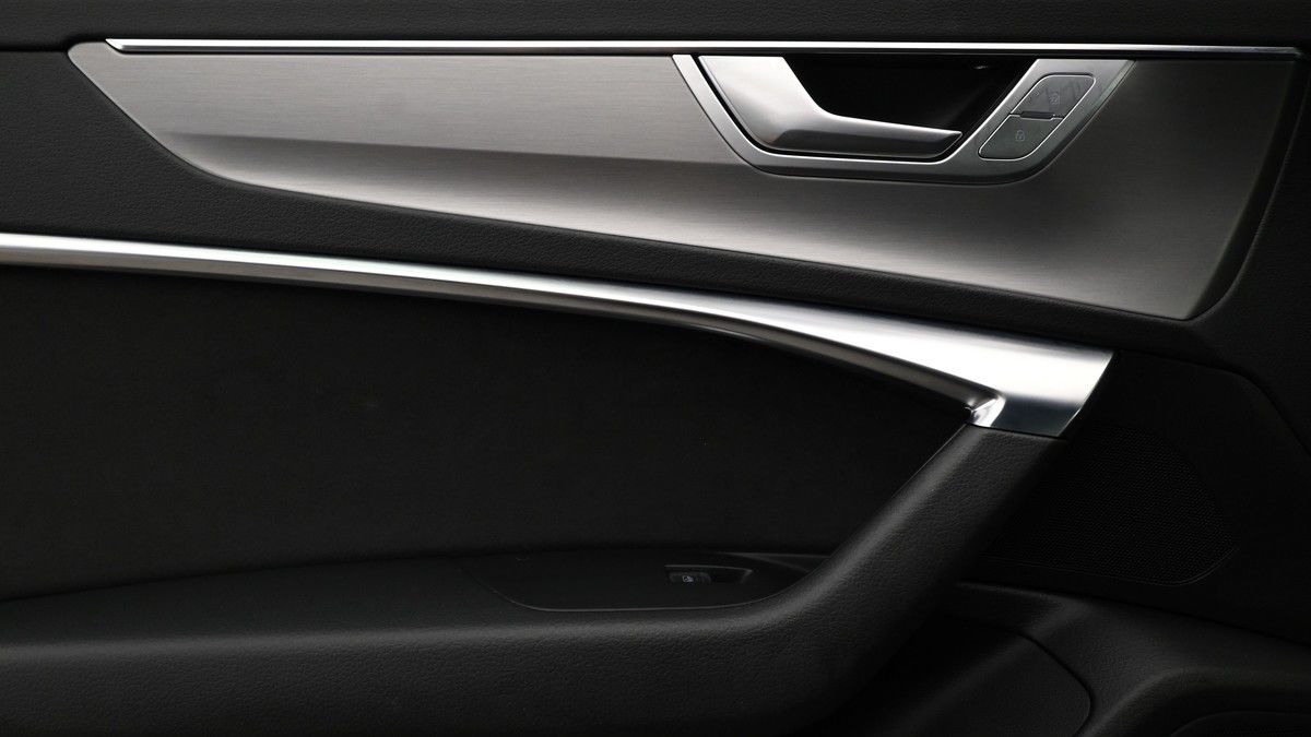 Audi S6 Saloon Image 12