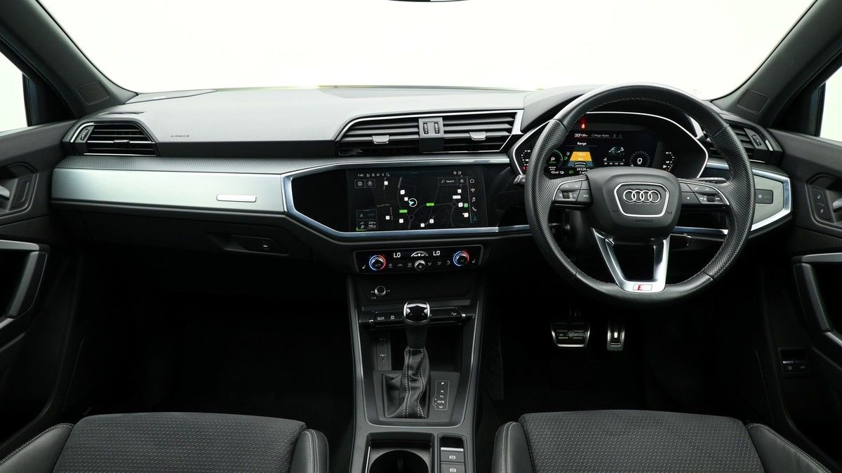 Audi Q3 Image 14