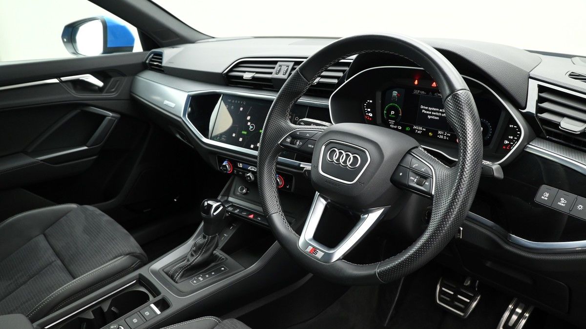 Audi Q3 Image 3