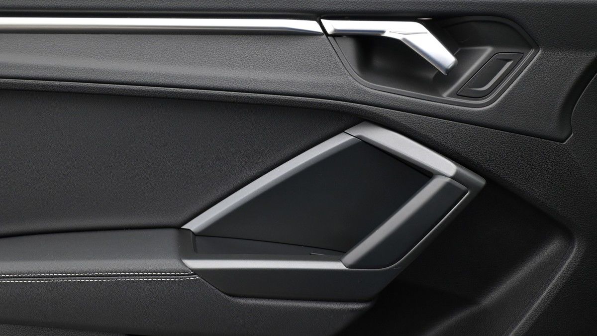 Audi Q3 Image 13