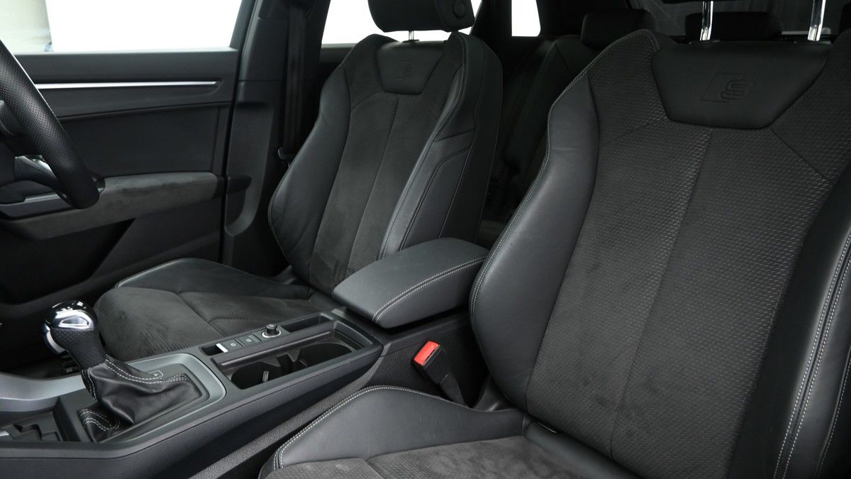 Audi Q3 Image