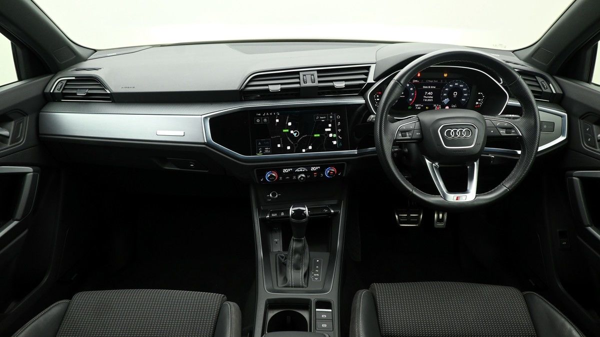 Audi Q3 Image 14