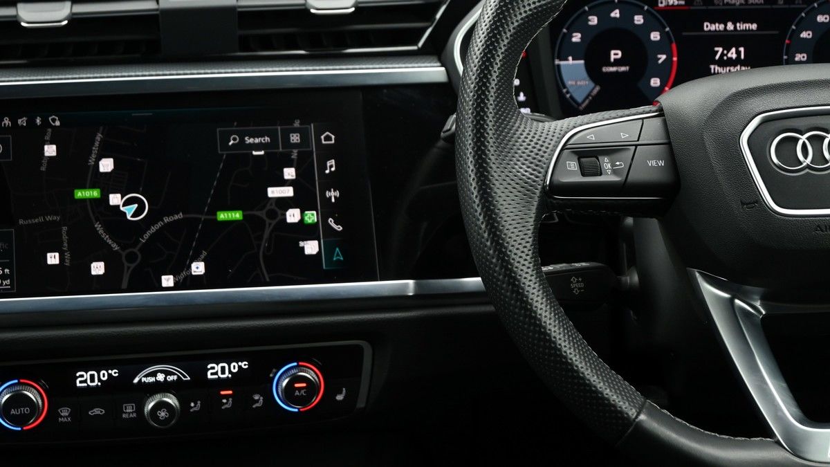 Audi Q3 Image 15