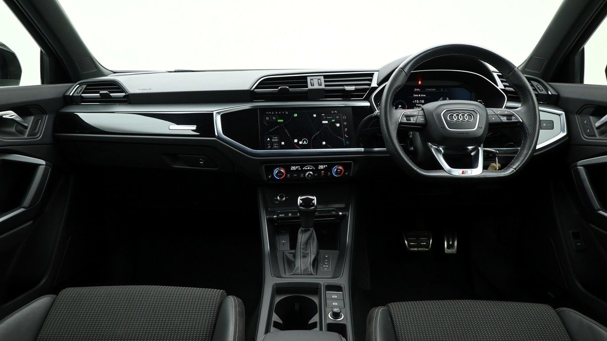 Audi Q3 Image 13