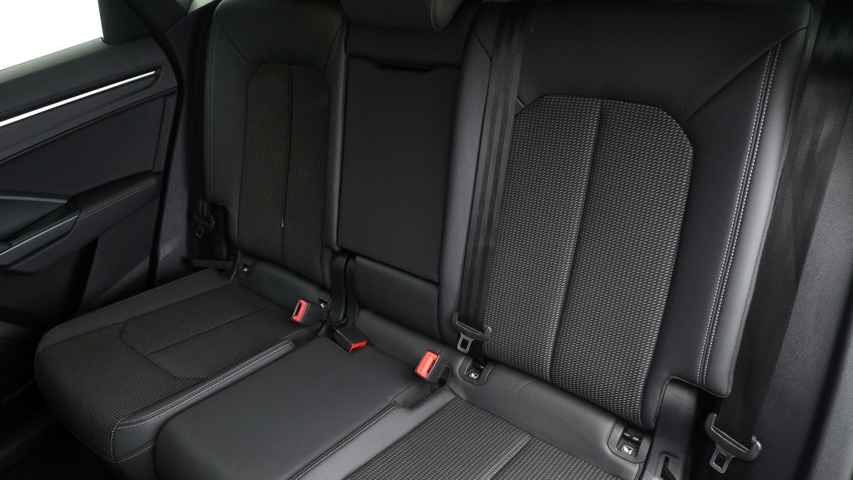 Audi Q3 Image 4
