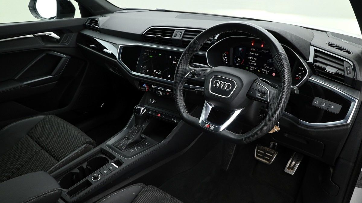 Audi Q3 Image 2