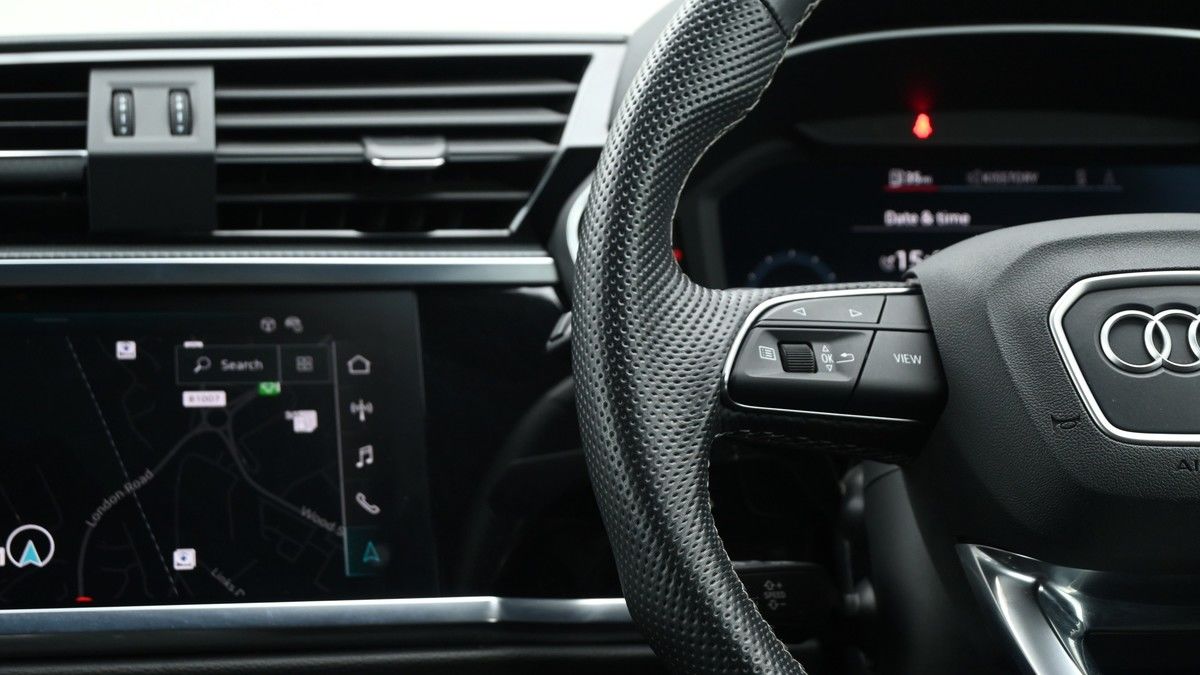 Audi Q3 Image 14