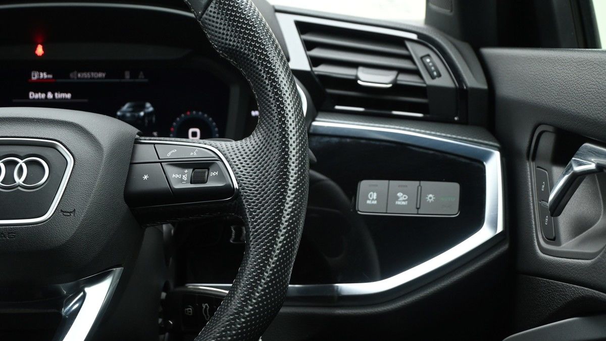 Audi Q3 Image 15