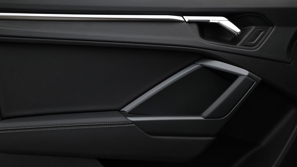 Audi Q3 Image 12