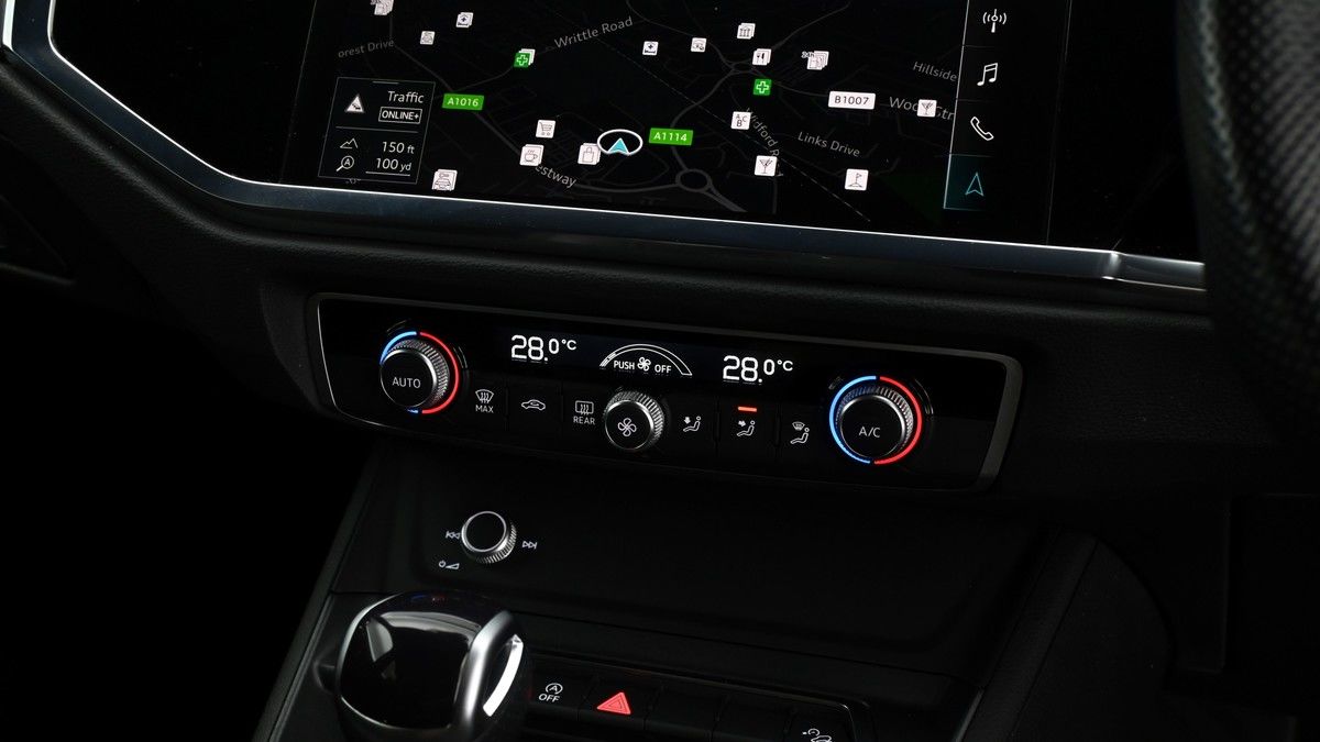 Audi Q3 Image 11