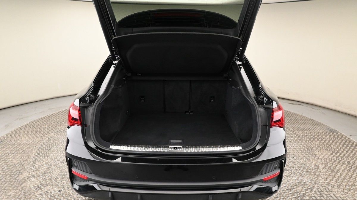 Audi Q3 Image 9