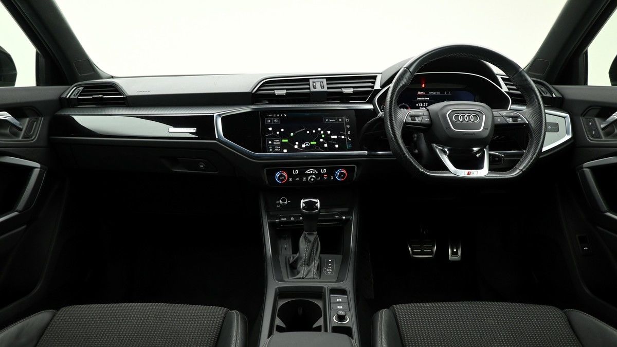 Audi Q3 Image 13