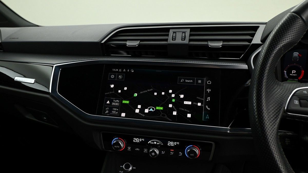 Audi Q3 Image 10