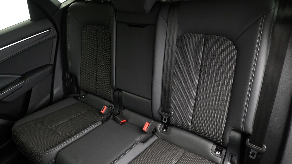 Audi Q3 Image 4