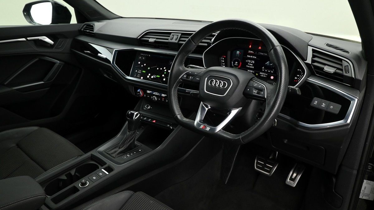 Audi Q3 Image 2