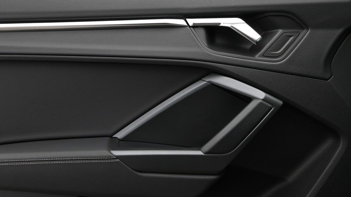 More views of Audi Q3