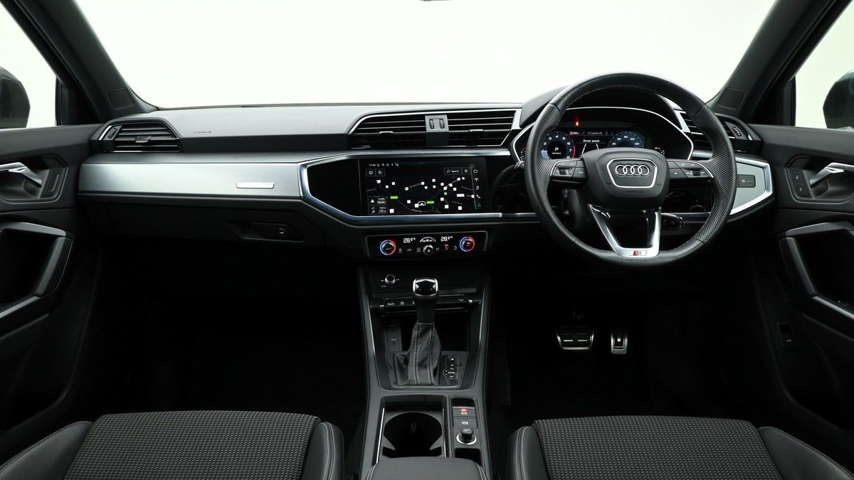 Audi Q3 Image 13