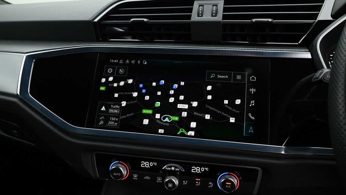 Audi Q3 Image 10