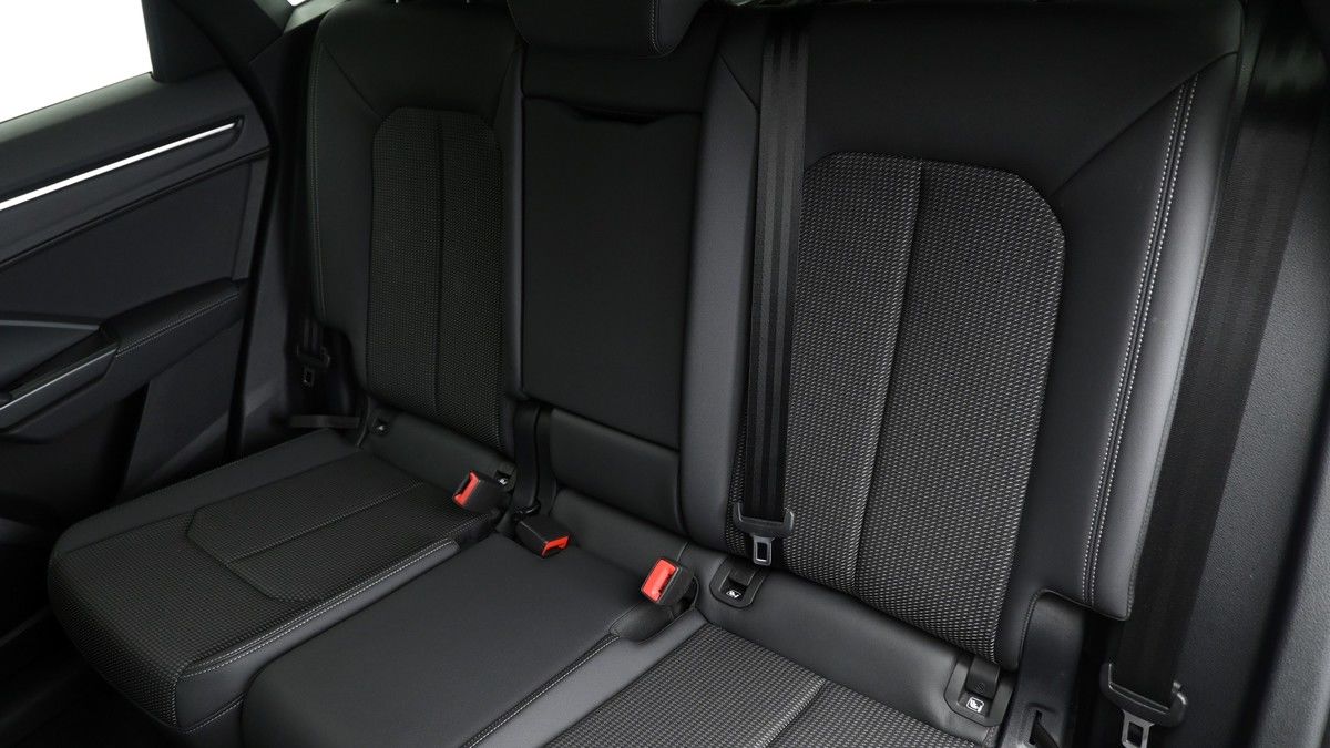 Audi Q3 Image 4