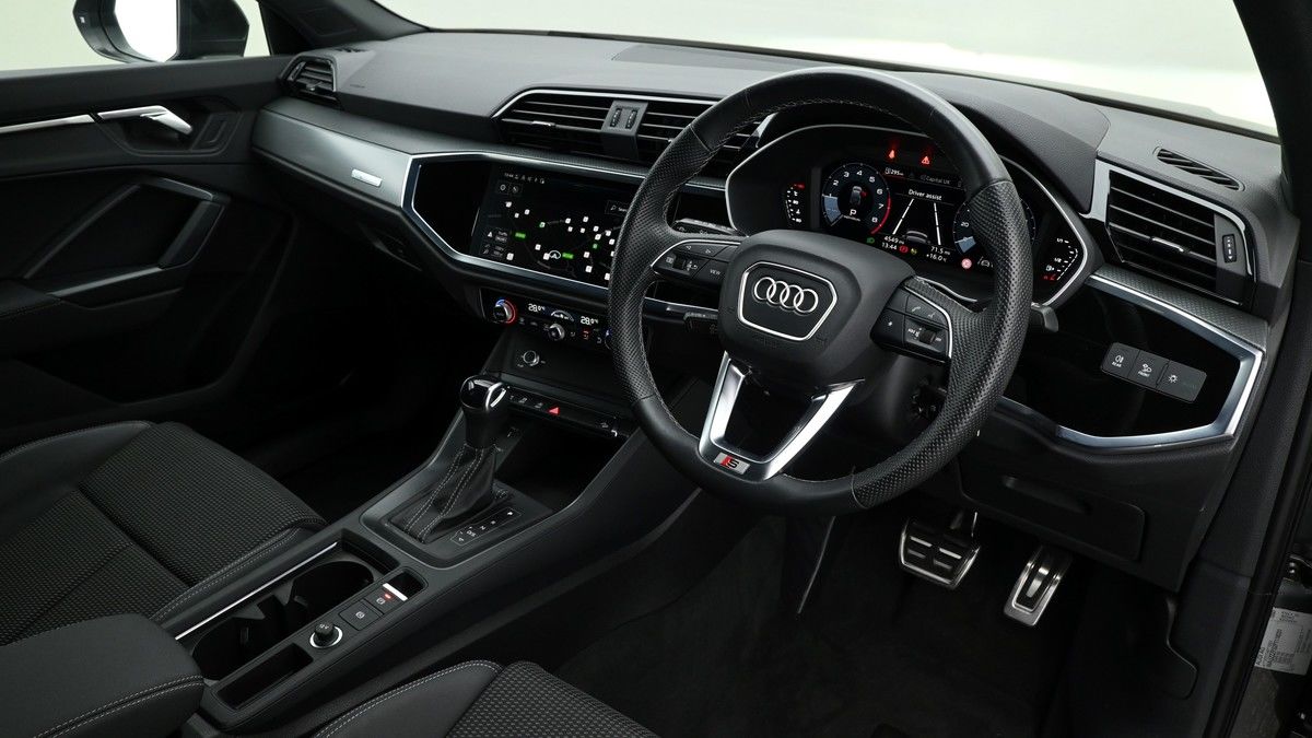 Audi Q3 Image 2