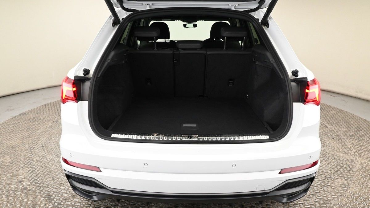 Audi Q3 Image 10