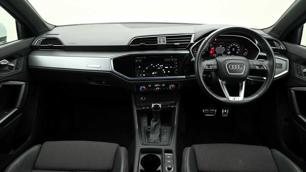 Audi Q3 Image 14