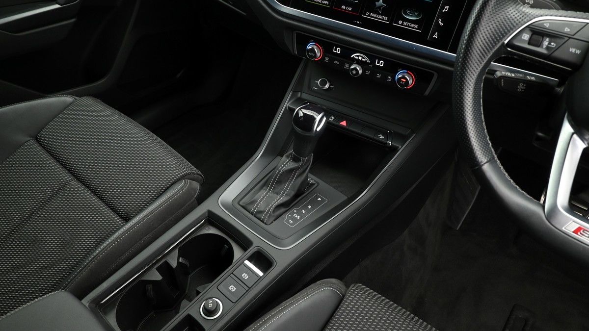 Audi Q3 Image 2