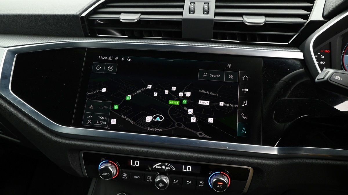 Audi Q3 Image 11