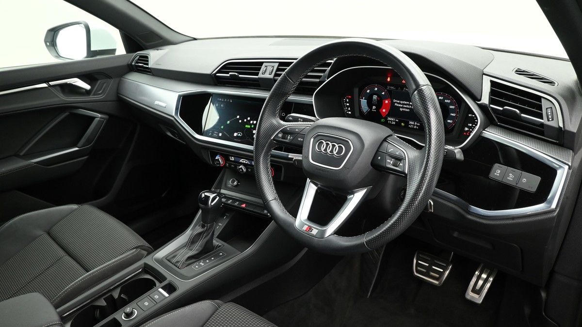 Audi Q3 Image 3