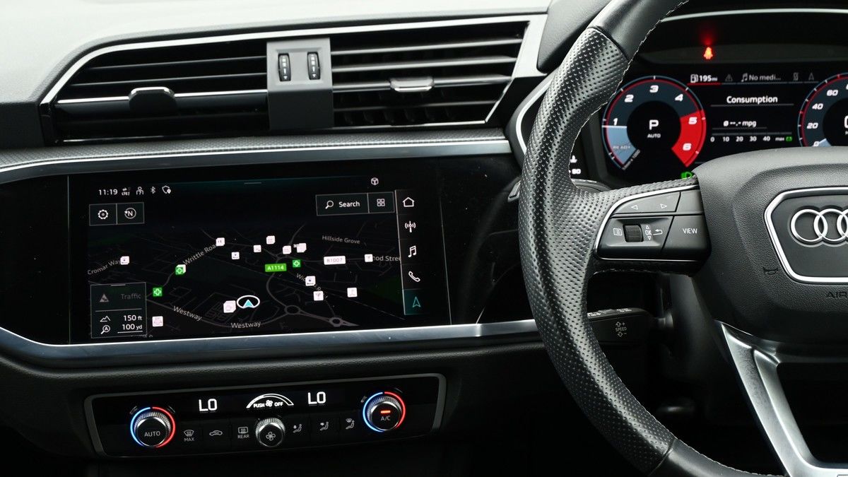 Audi Q3 Image 15
