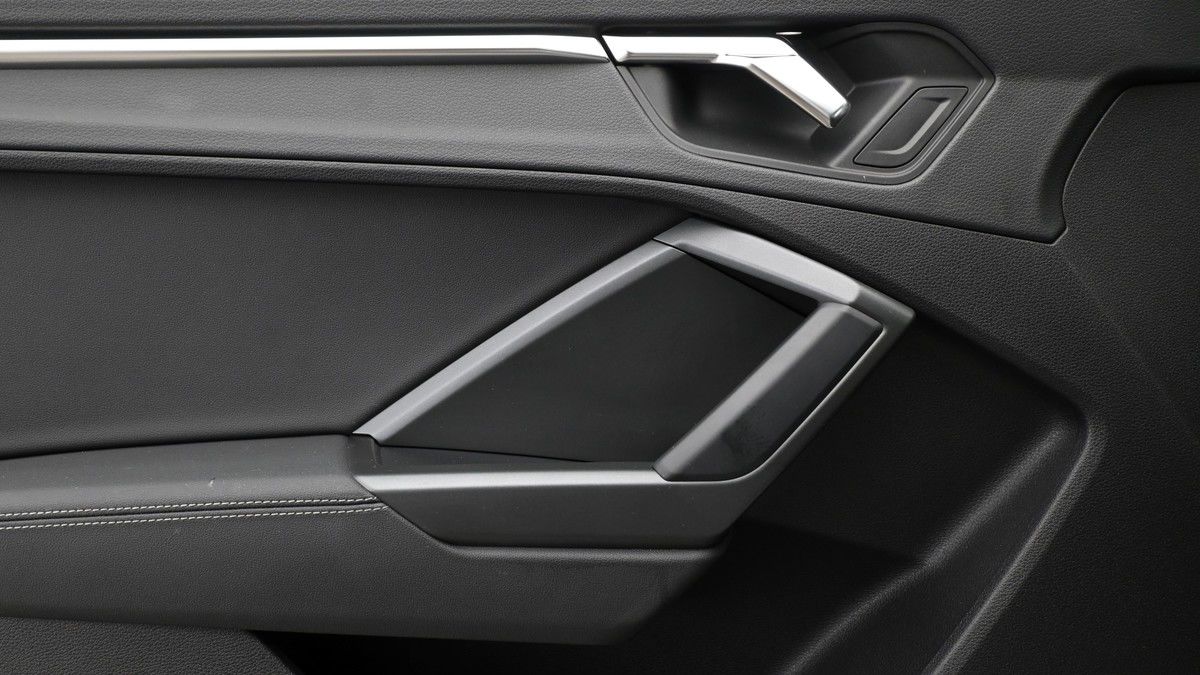 Audi Q3 Image 13