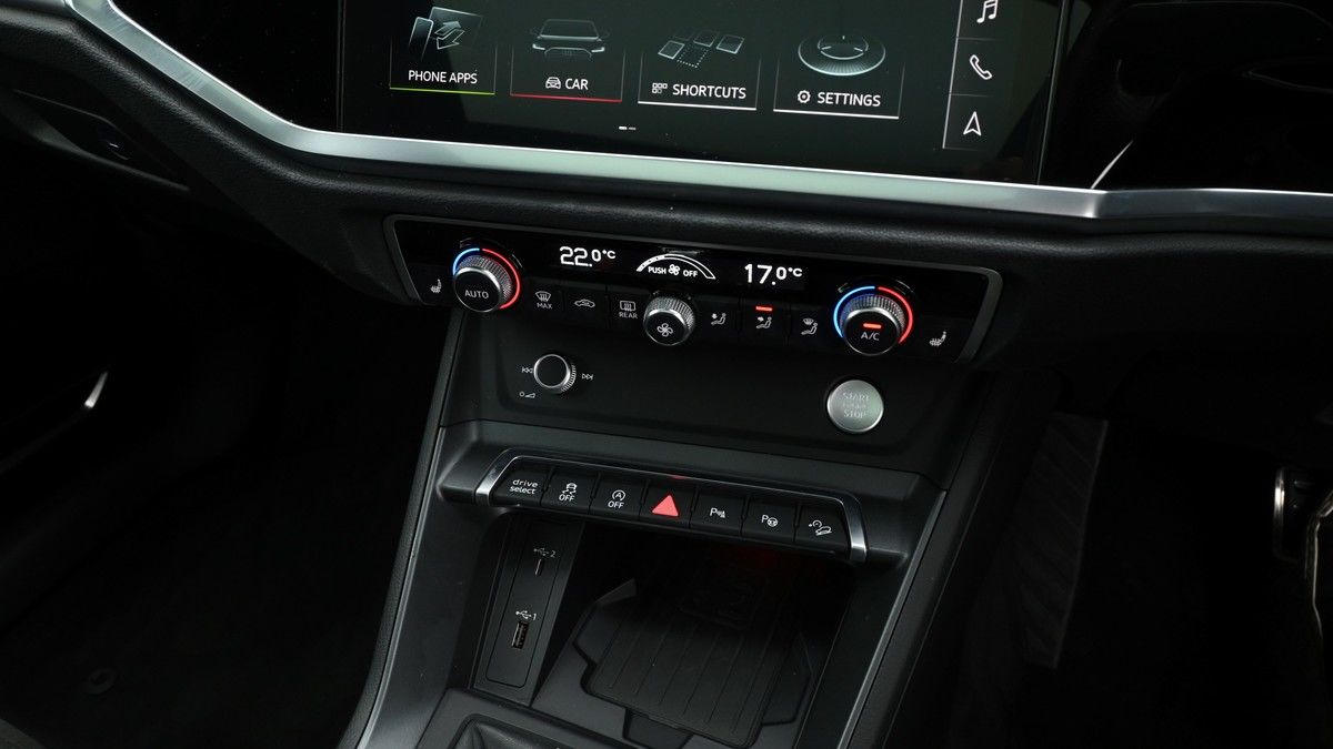 Audi Q3 Image 12