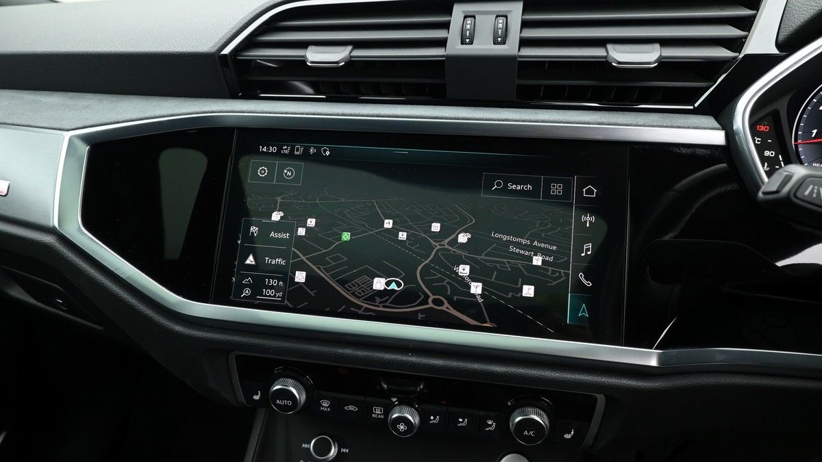 Audi Q3 Image 11