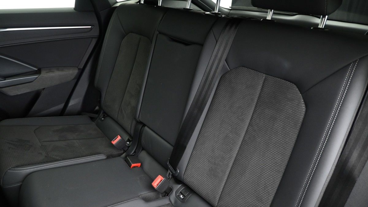 Audi Q3 Image 5
