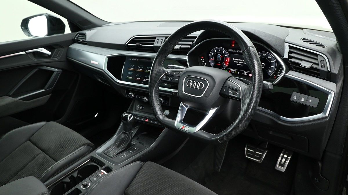 Audi Q3 Image 3
