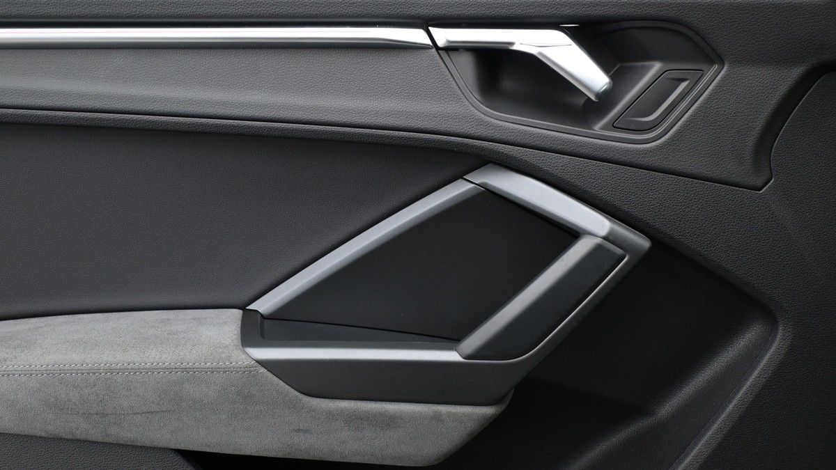 Audi Q3 Image 13