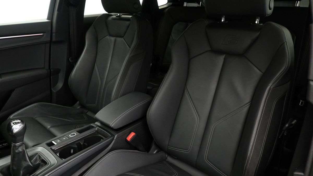 Audi Q3 Image 3