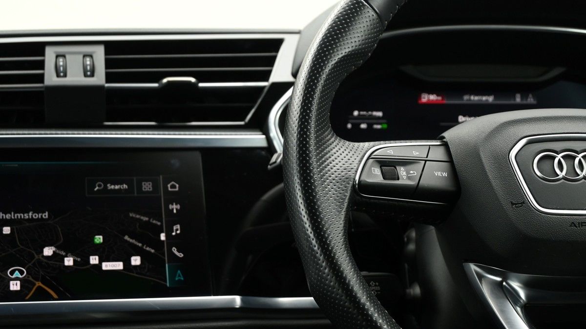 Audi Q3 Image 14