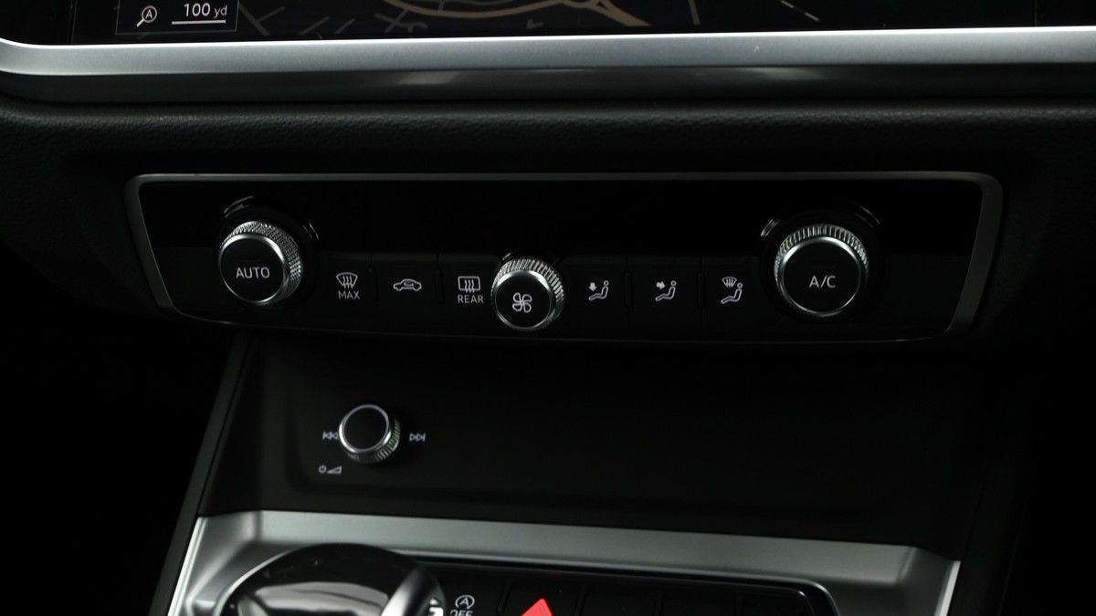 Audi Q3 Image 12
