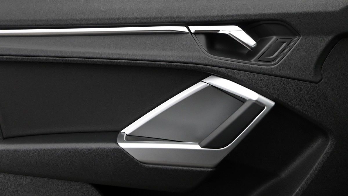 Audi Q3 Image 13