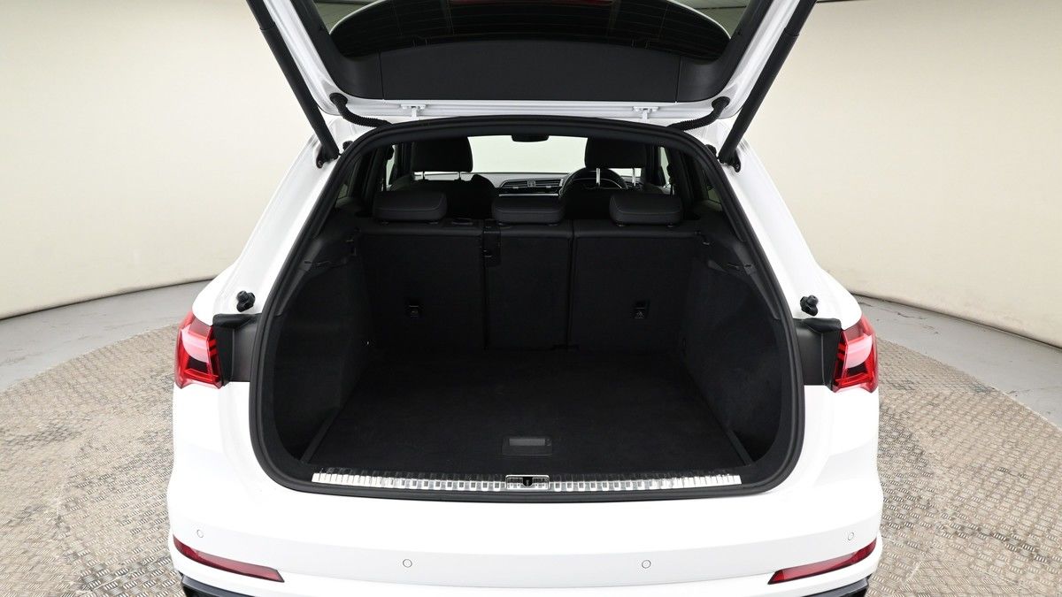 Audi Q3 Image 9
