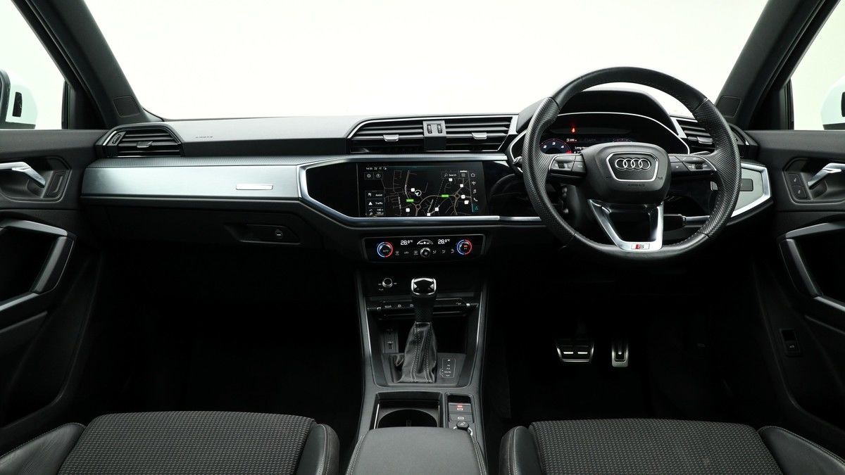 Audi Q3 Image 13