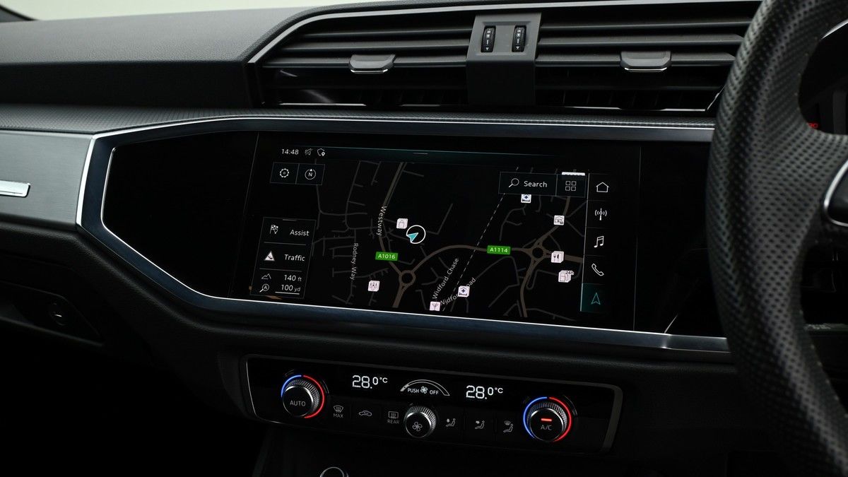Audi Q3 Image 10