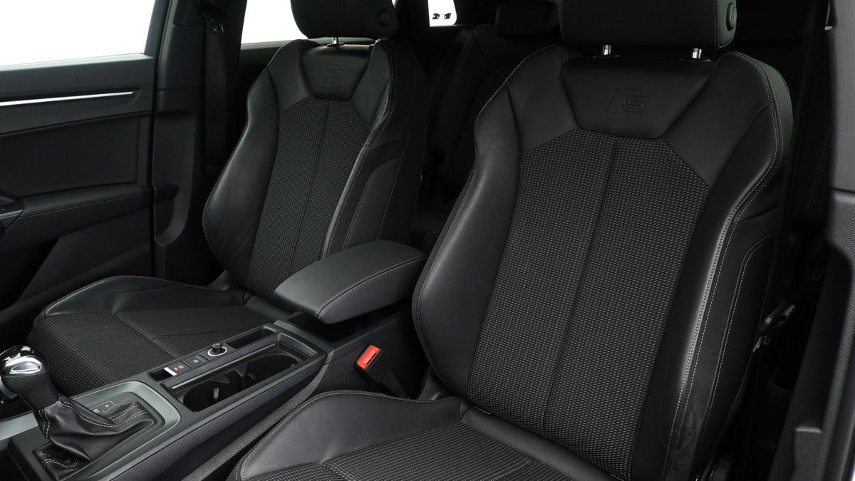 Audi Q3 Image 3