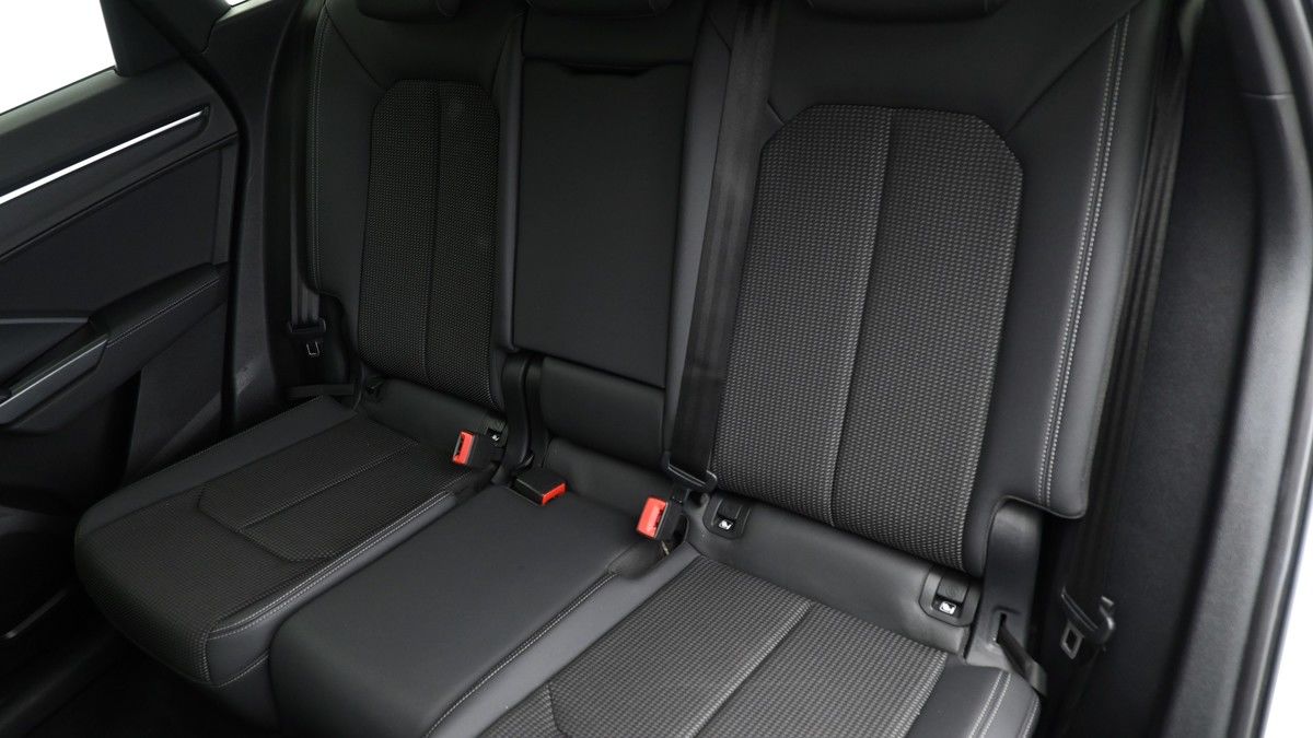 Audi Q3 Image 4
