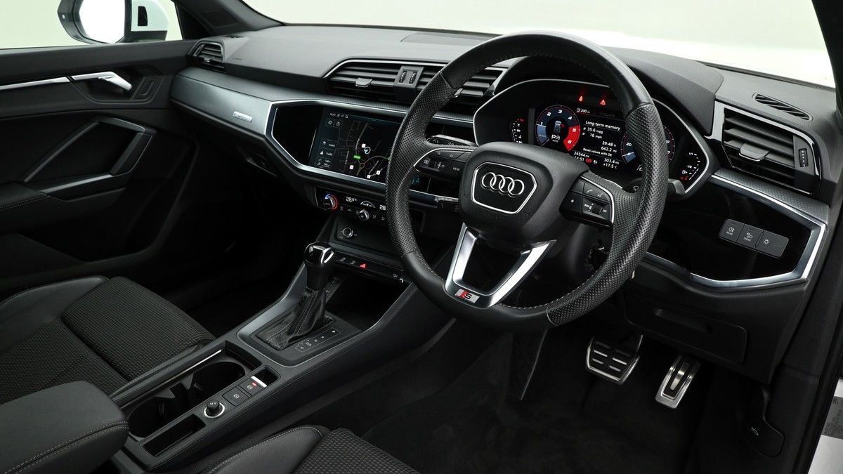 Audi Q3 Image 2