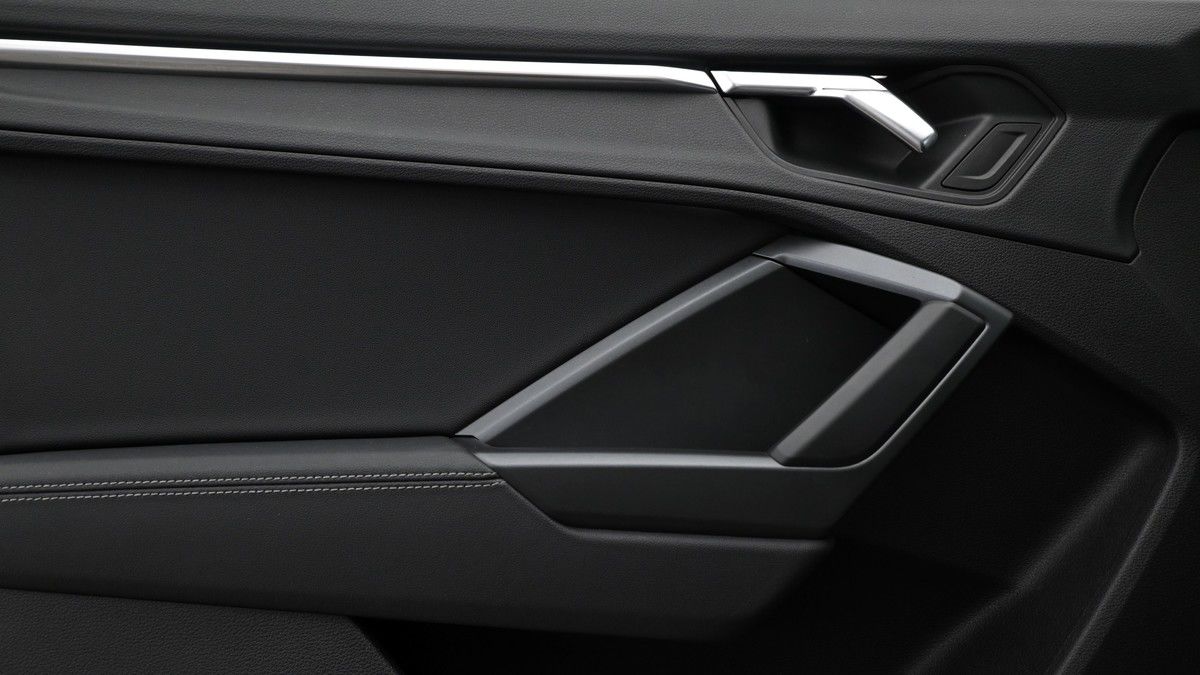 Audi Q3 Image 12