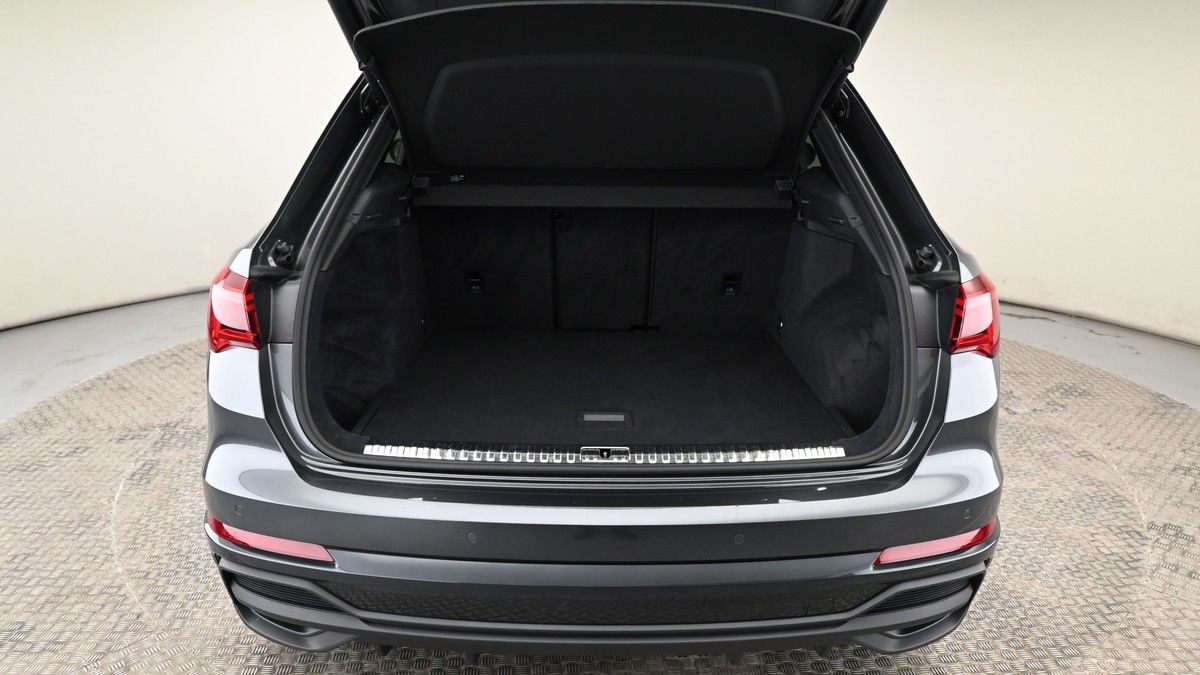 Audi Q3 Image 10